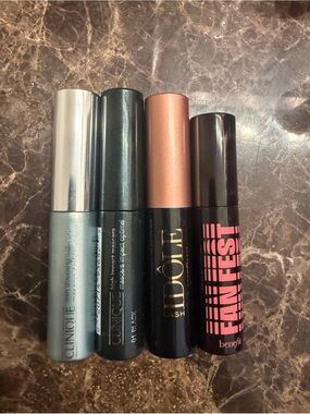 Assorted Mini Mascaras x4